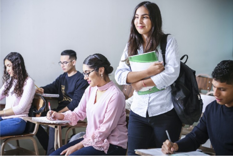 Understanding DBMS Early: Why Students Gain an Edge by Learning Databases